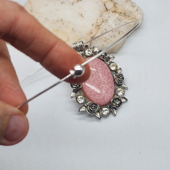 Boho Style Victorian Jewelry Silver Rose Coral Cameo Shape Medalion - Picture 4 of 9